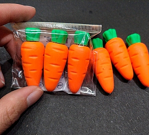 Набор стирательных резинок «Морковь»