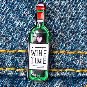 Брошь-значок «Wine time»